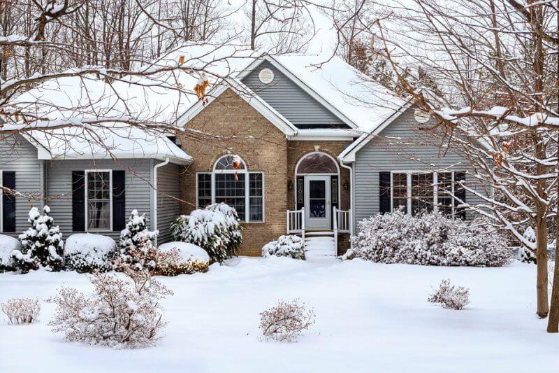 Sell a home in the winter with these key home maintenance tips.