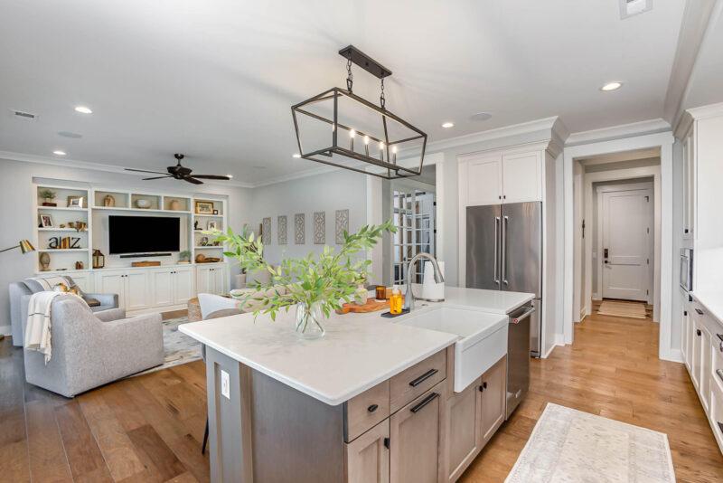 Top 10 Tips to Sell Your Home Fast in the Fall Season